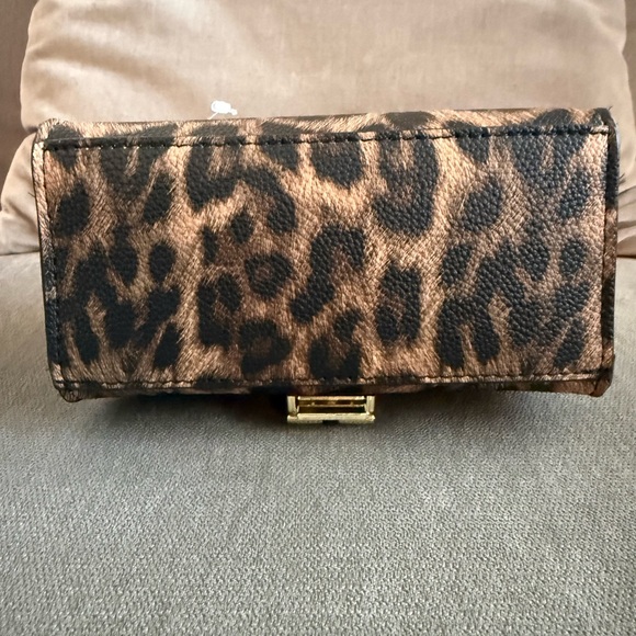 BCBG Top Handle SM Crossbody Handbag Purse NWOT*****PLEASE READ DESCRIPTION**** - Picture 5 of 11